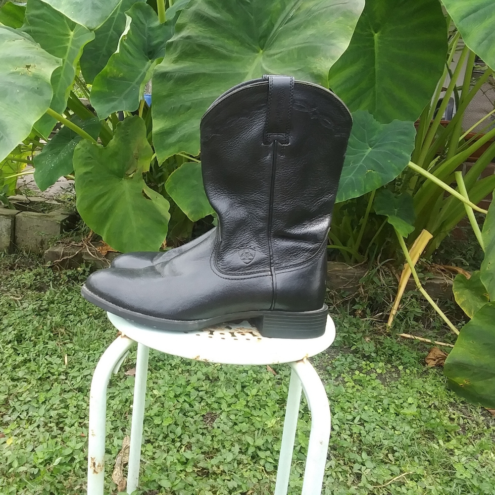 Ariat black 8.5 D mens boots